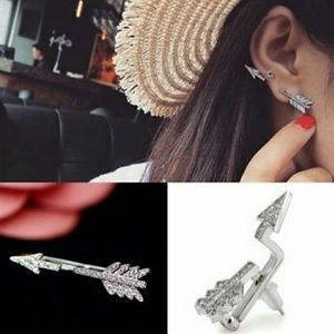 💘💎 White/Crystal & silver bow and arrow crystal stud earrings 💎